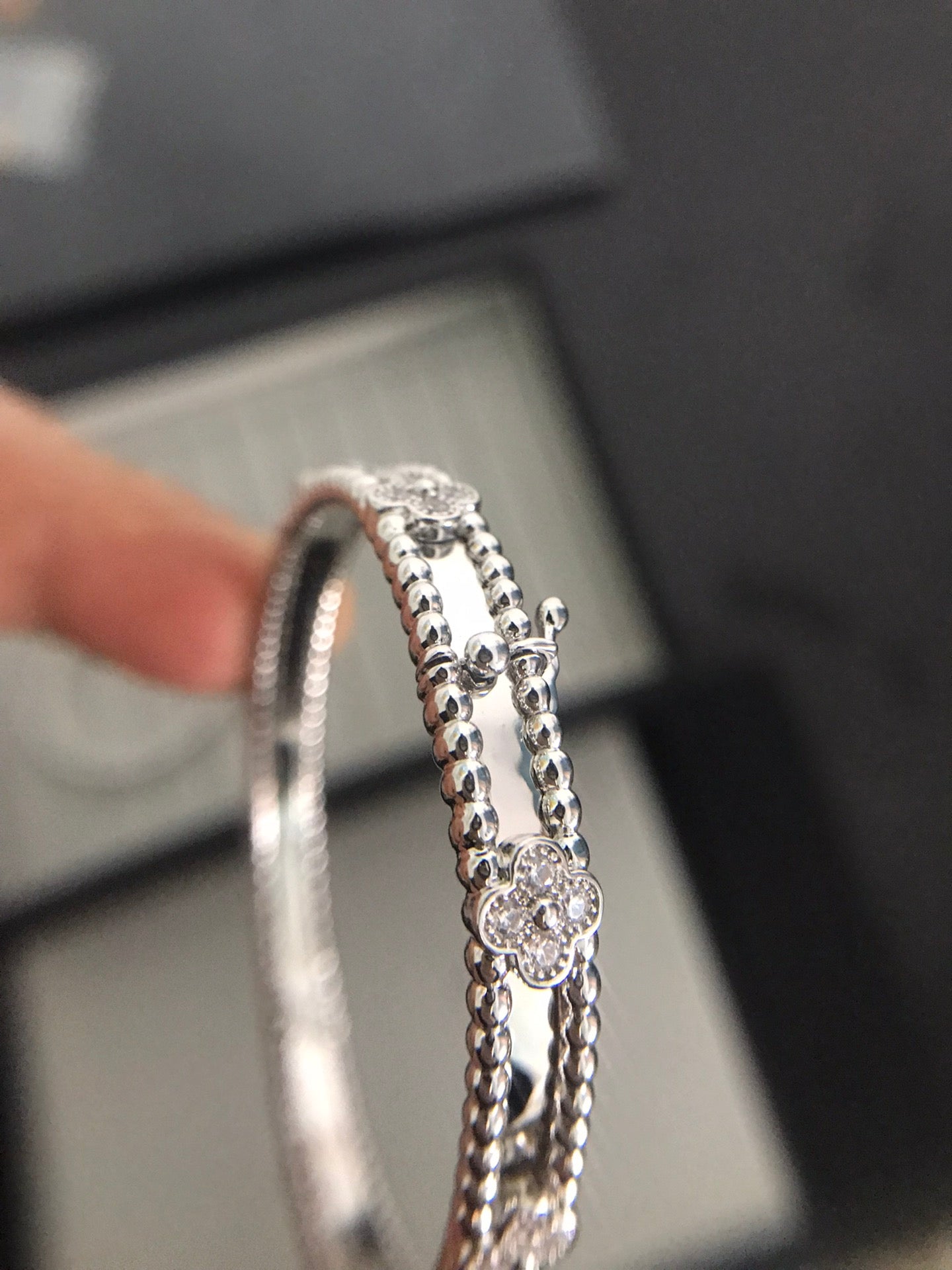 X5Q85VC81K  Popular Bracelets