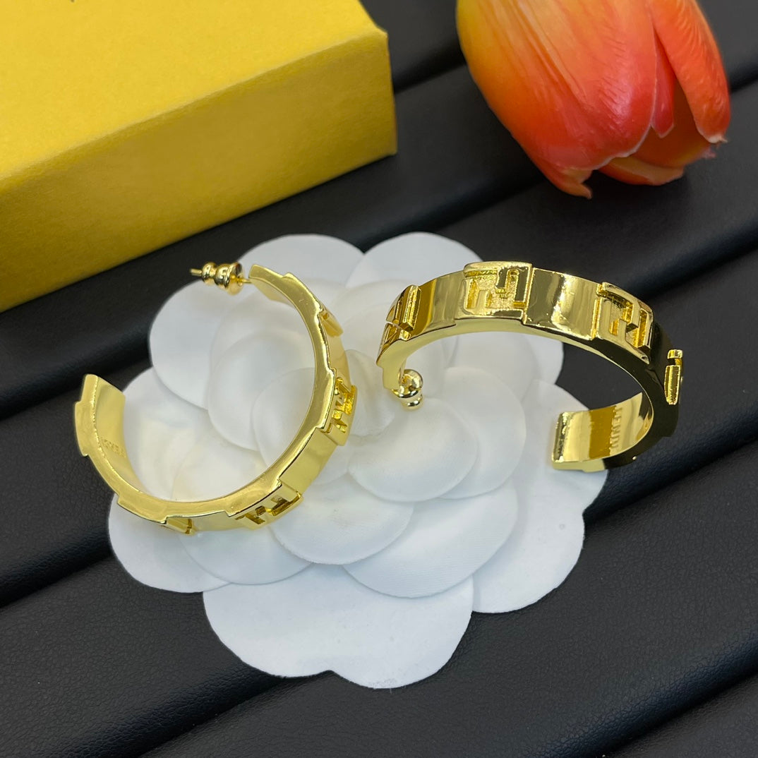 X1Z94F645E Popular Earrings