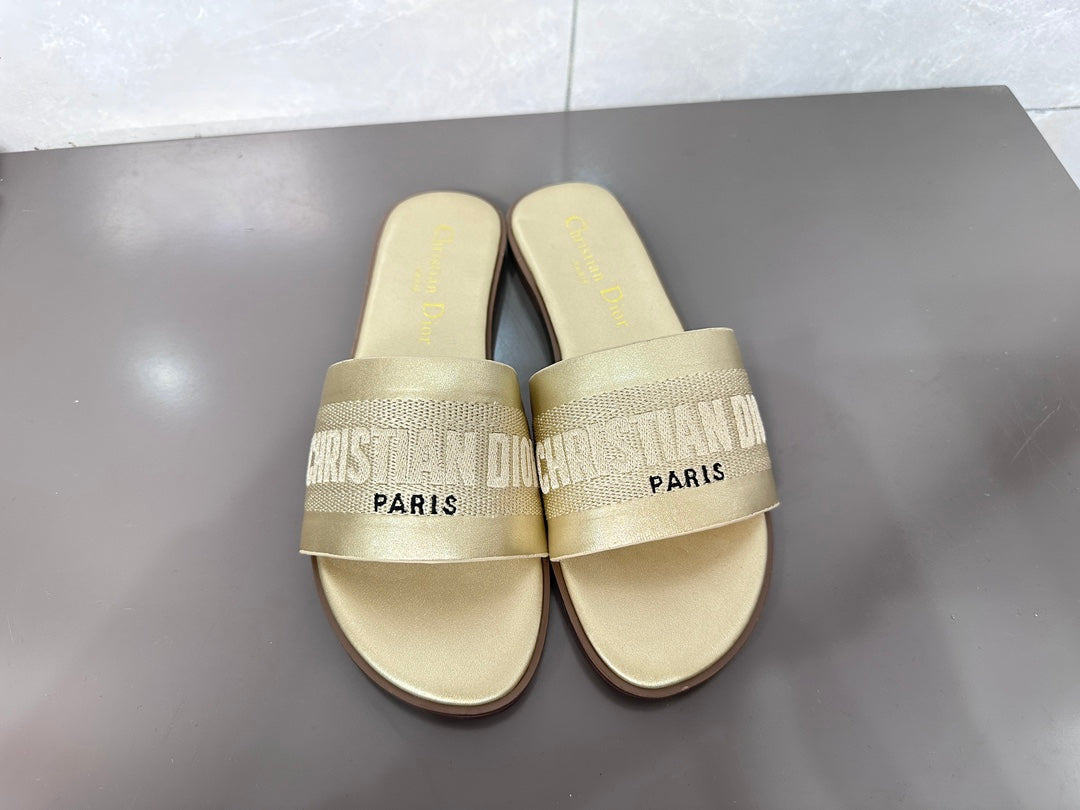 Z1ZD32 Popular slippers