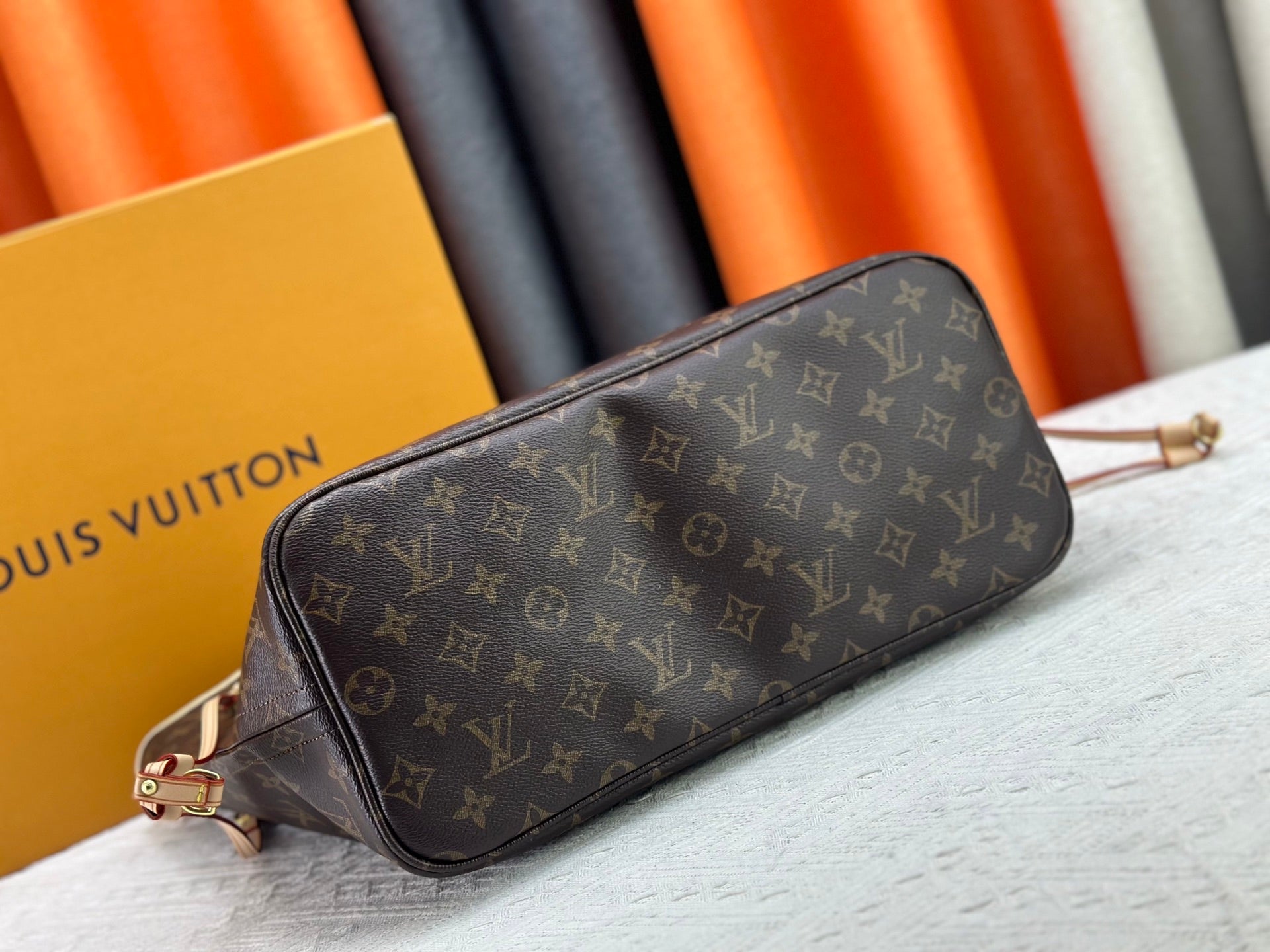 B1X55E15 Popular  leather bag