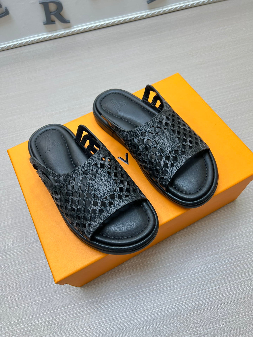 Z5ZE83 Popular slippers