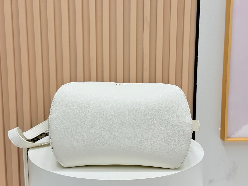 B1R76D45 Popular leather bag