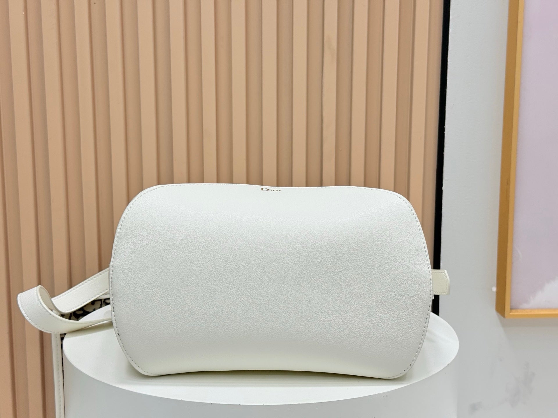 B1R76D45 Popular leather bag