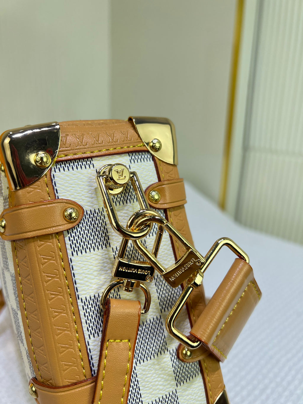 B1N55E18 Popular    leather bag