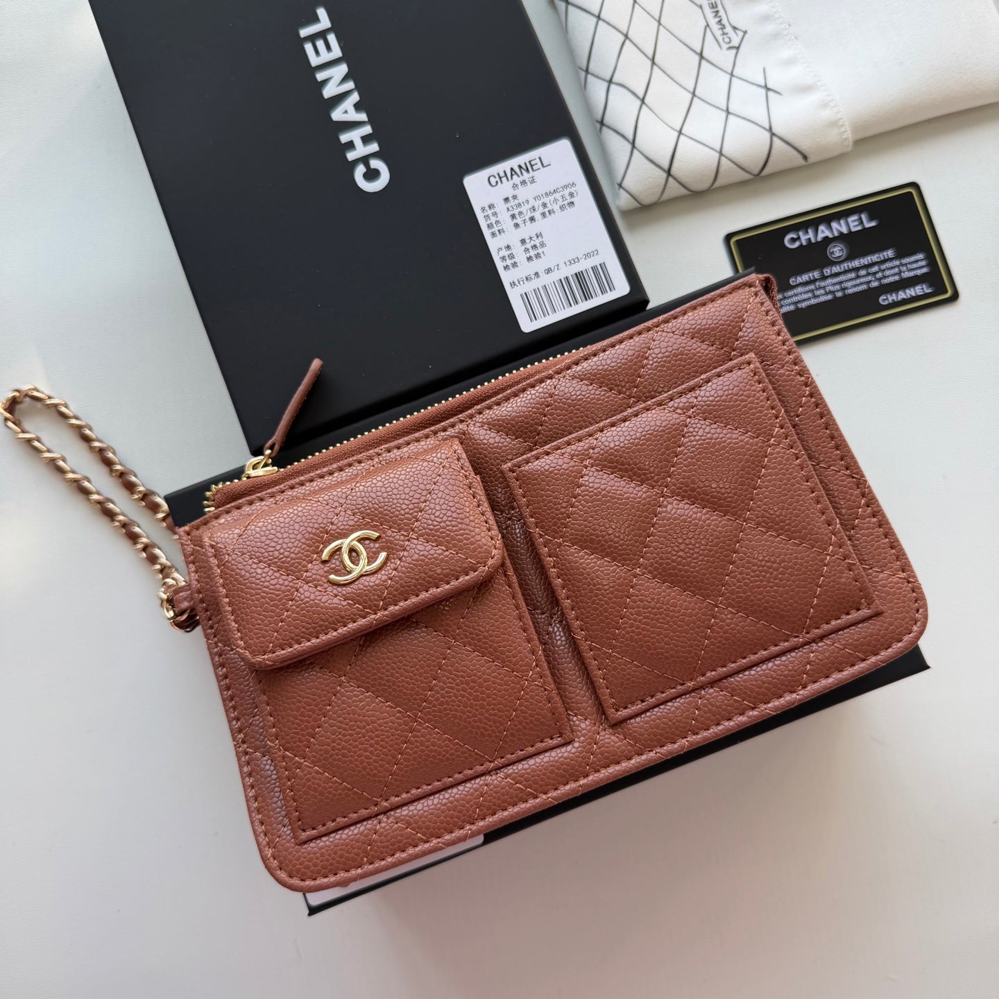 B1P46C22 Popular leather bag