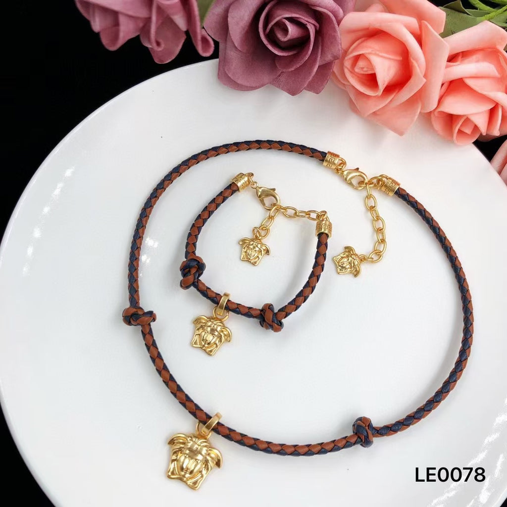 X1Q85V139X Popular Necklace. Bracelets