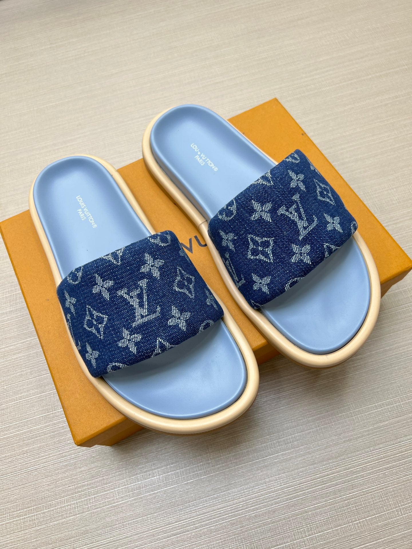 Z5Z35E302 Popular Slippers