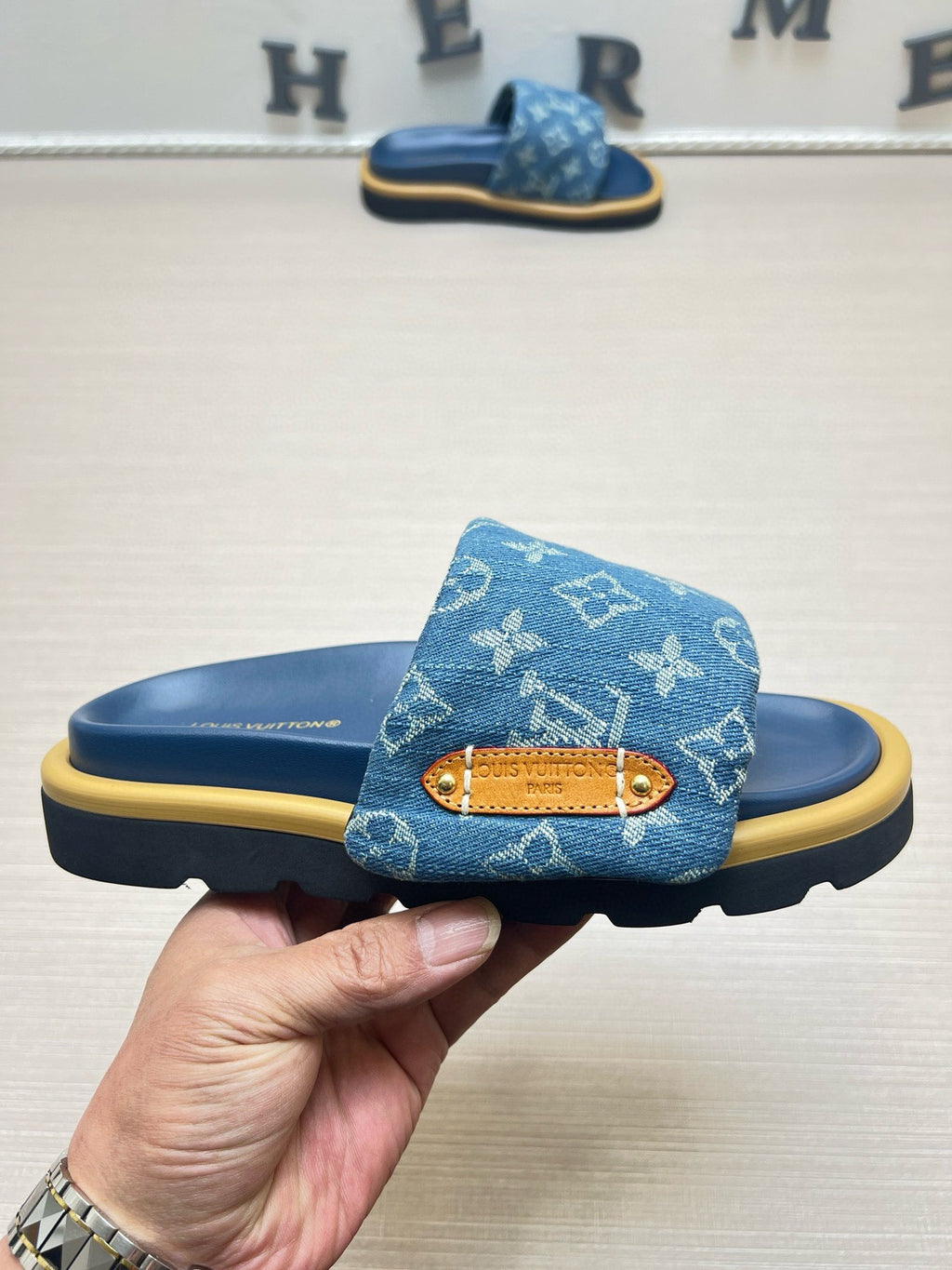 Z5ZE100 Popular slippers Sole thickness 5cm