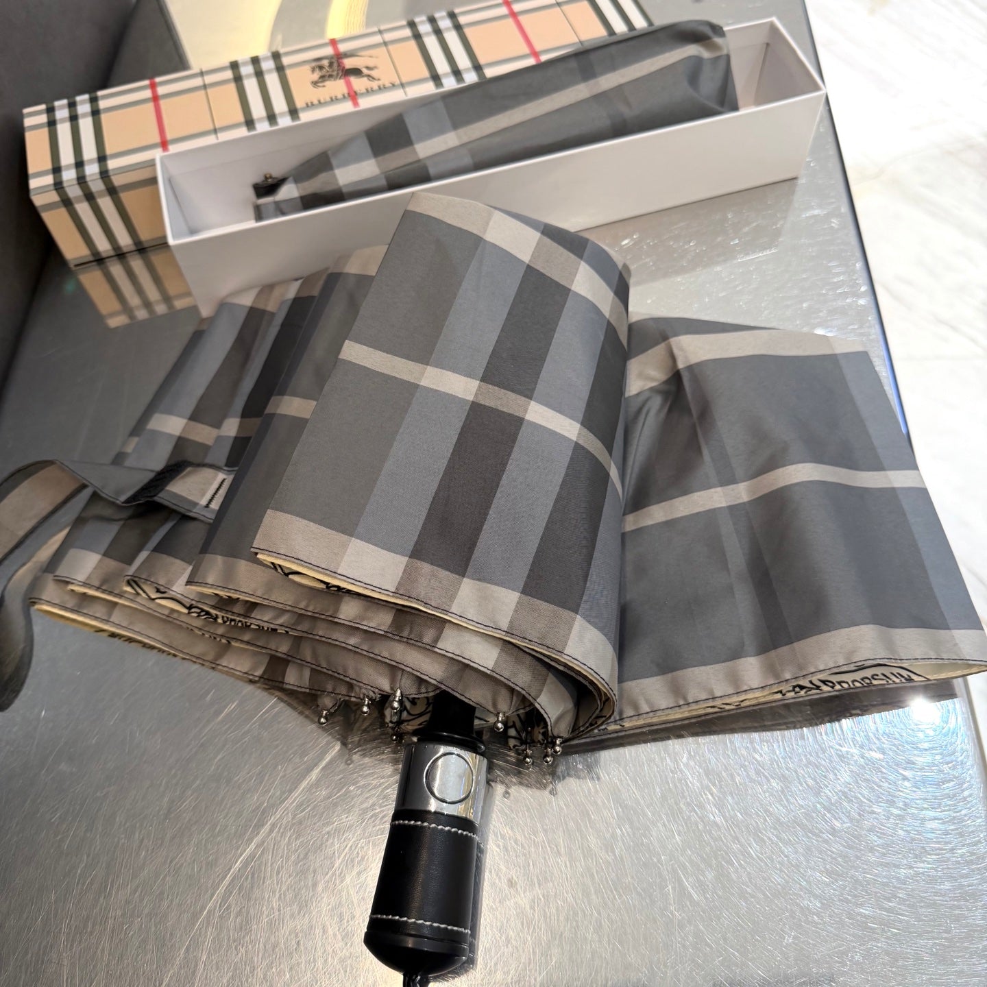 J1N46R20 Popular UV resistant umbrella