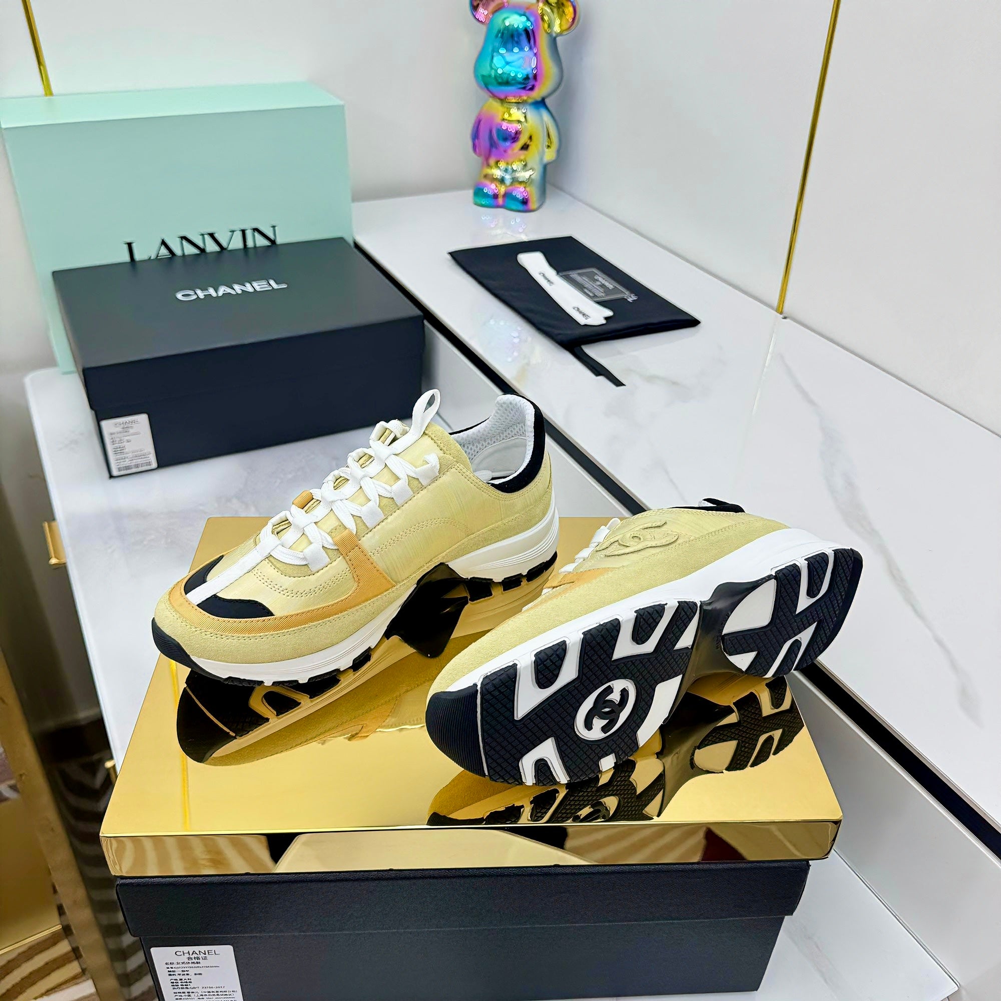 Z2R85C7  Popular high quality shoes