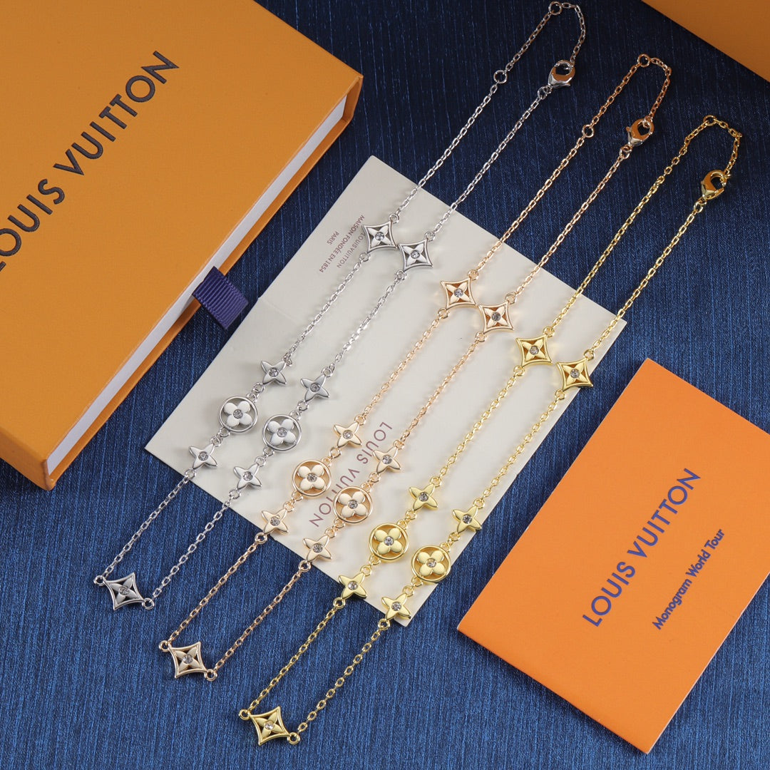 X1R75E31X Popular    Necklaces .