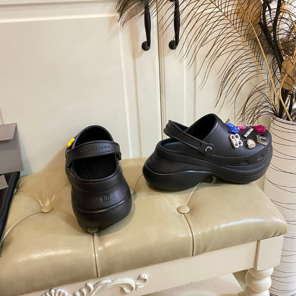 Z2Q55J56  Popular shoes
