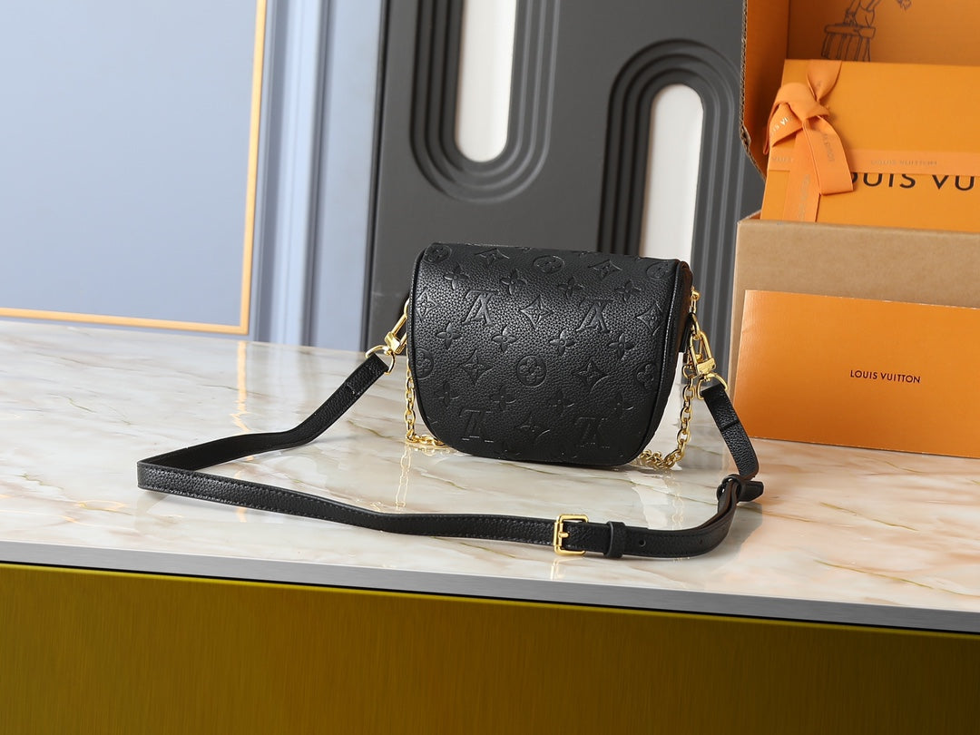 B1P46E71 Popular leather bag