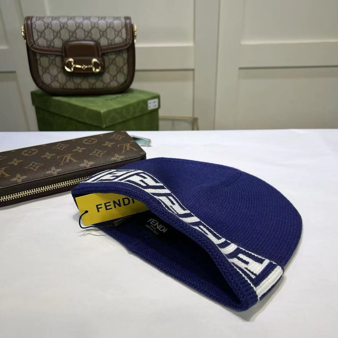 M1R86F44 Popular hats