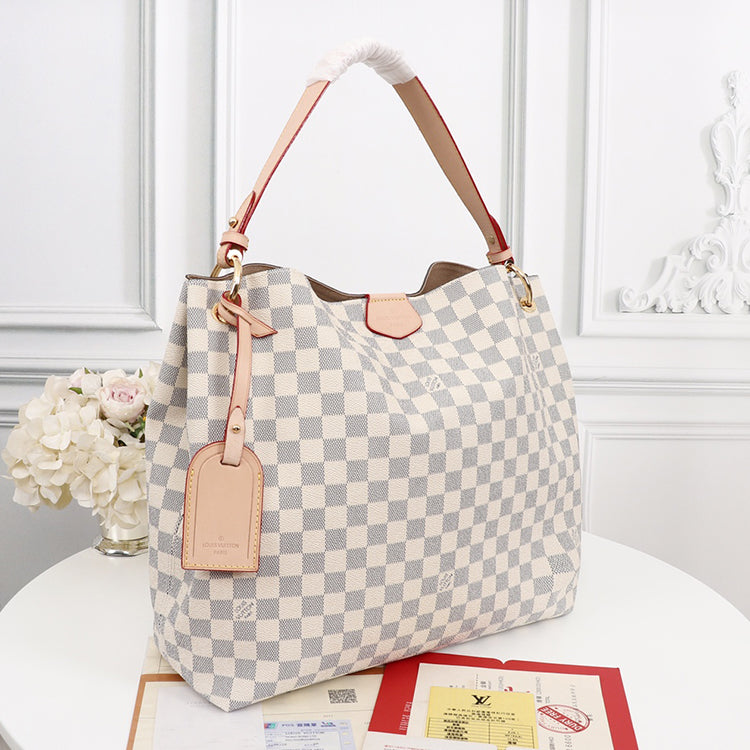 B1P11E84 Popular leather bag 