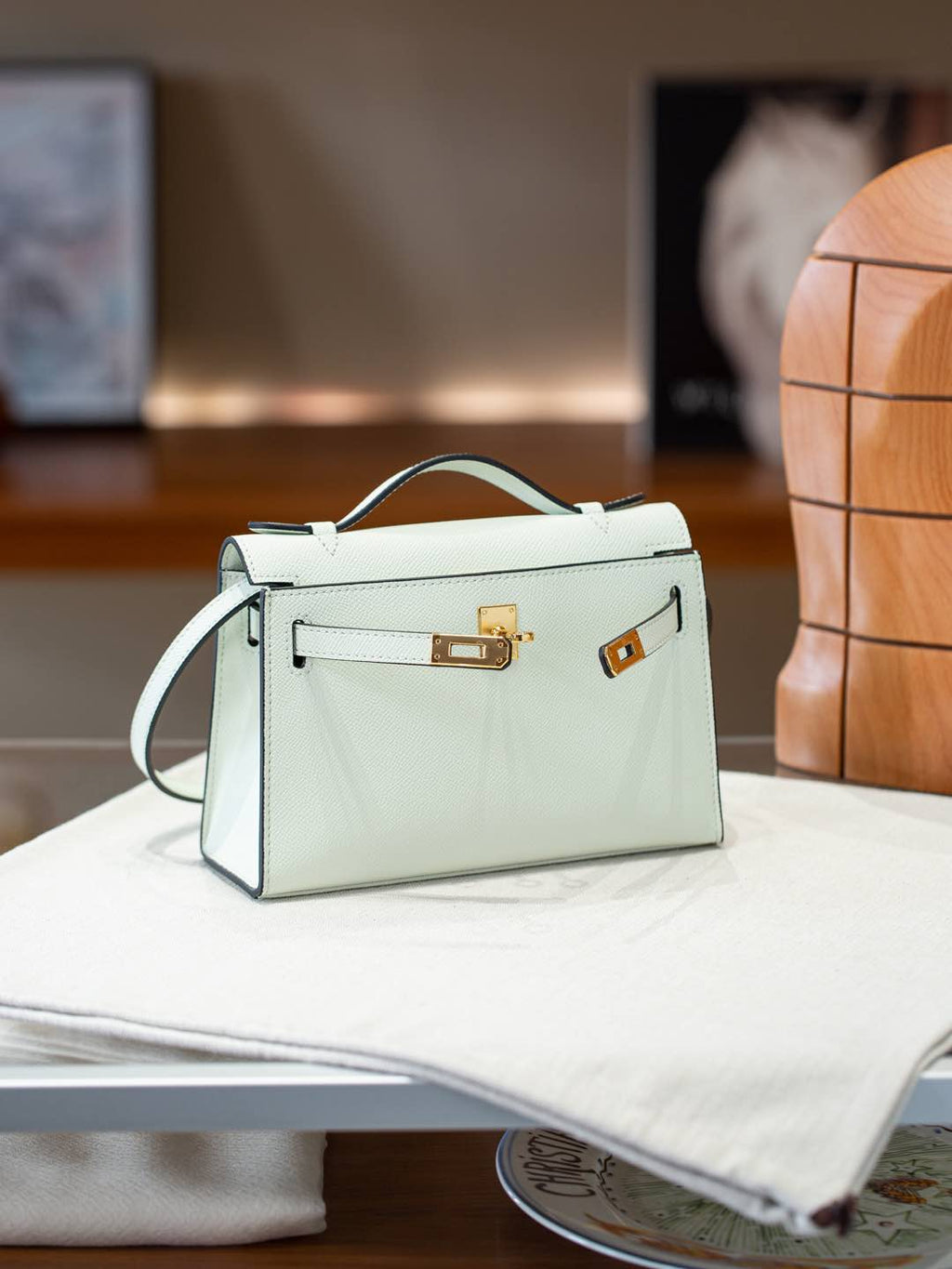 B1R66A7 Popular leather bag