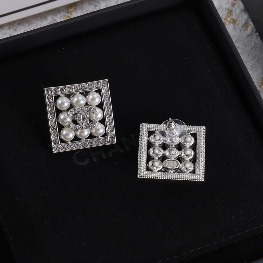 X1Z54C376E Popular Earrings