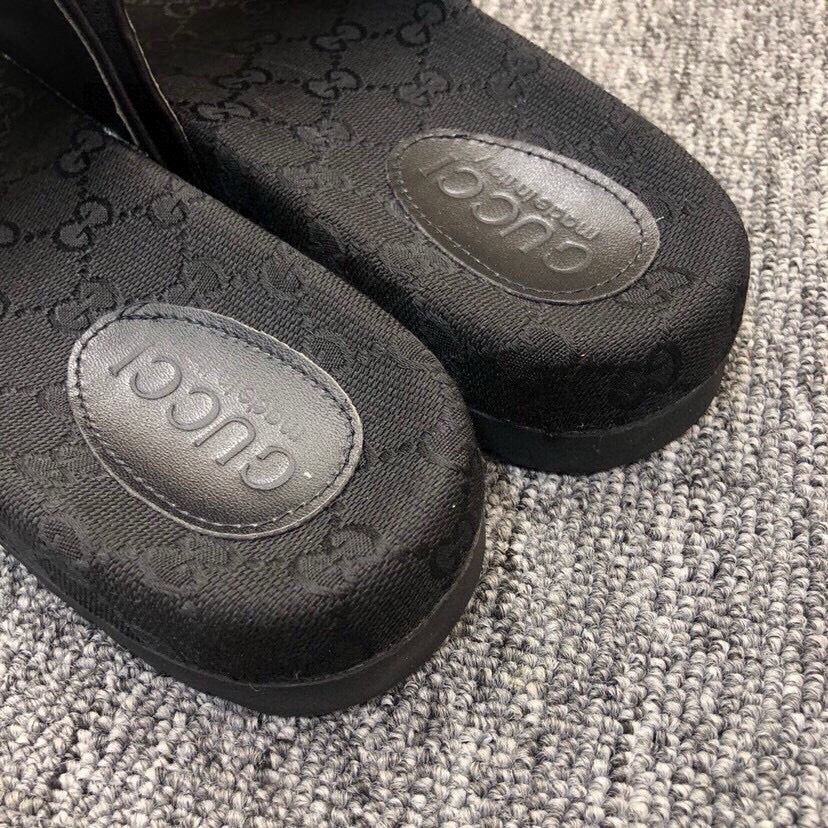 Z5R76B3 Popular Slippers