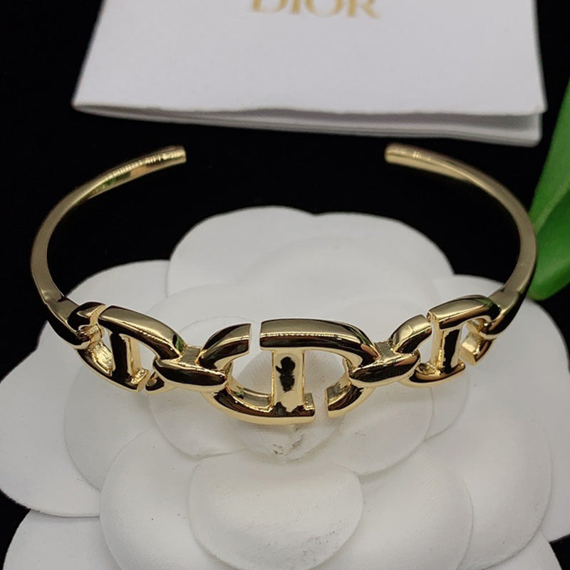 X1Y93D465K  Popular Bracelets