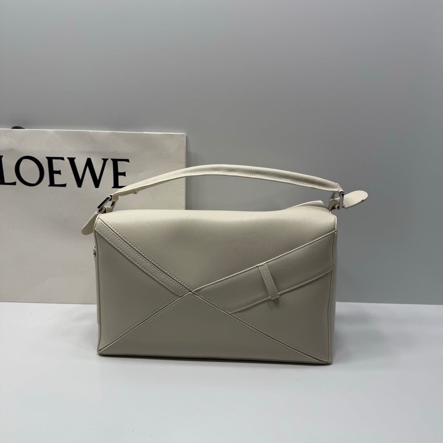 B1R46A12 Popular leather bag