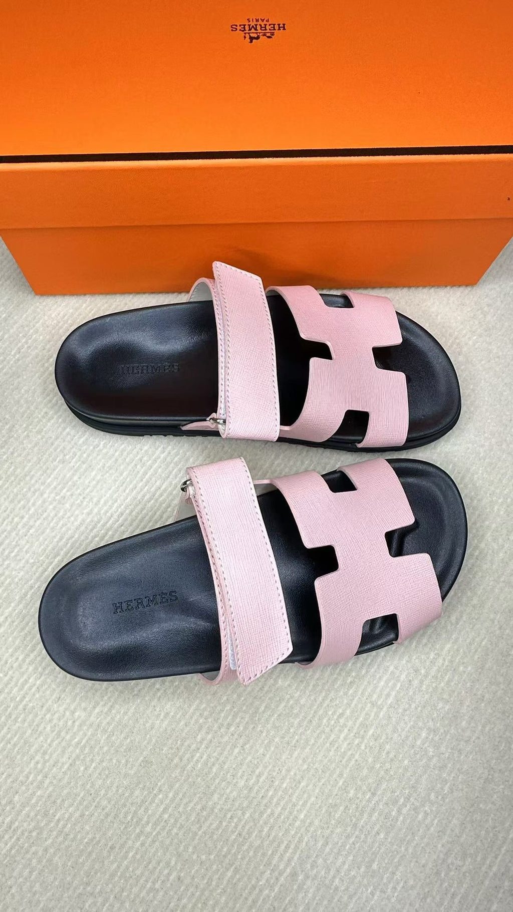 Z2Q55H26 Popular leather shoes