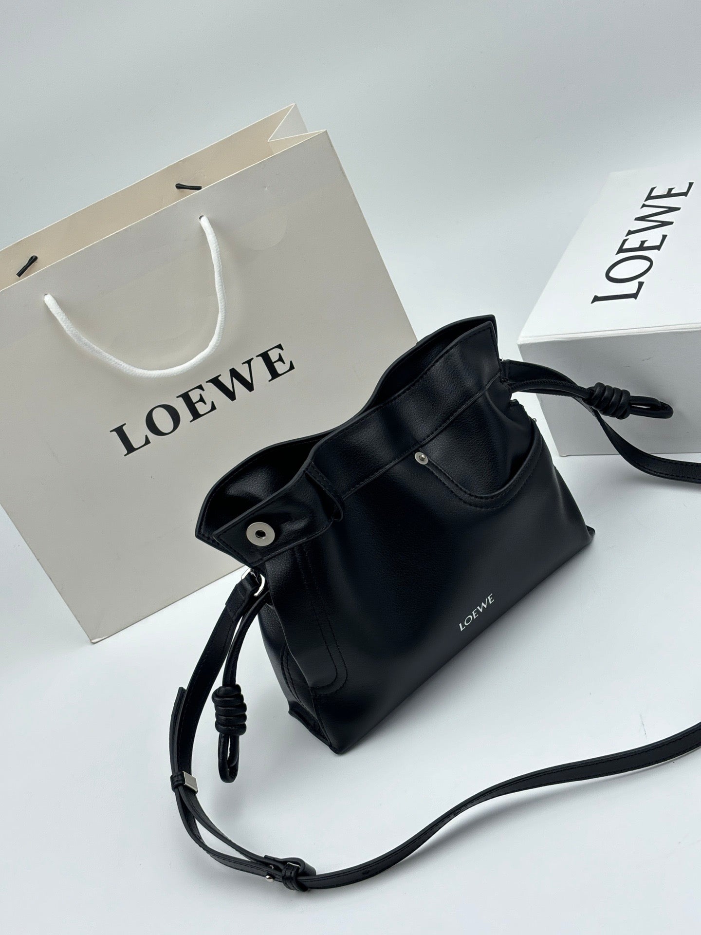 B1P36A47 Popular leather bag