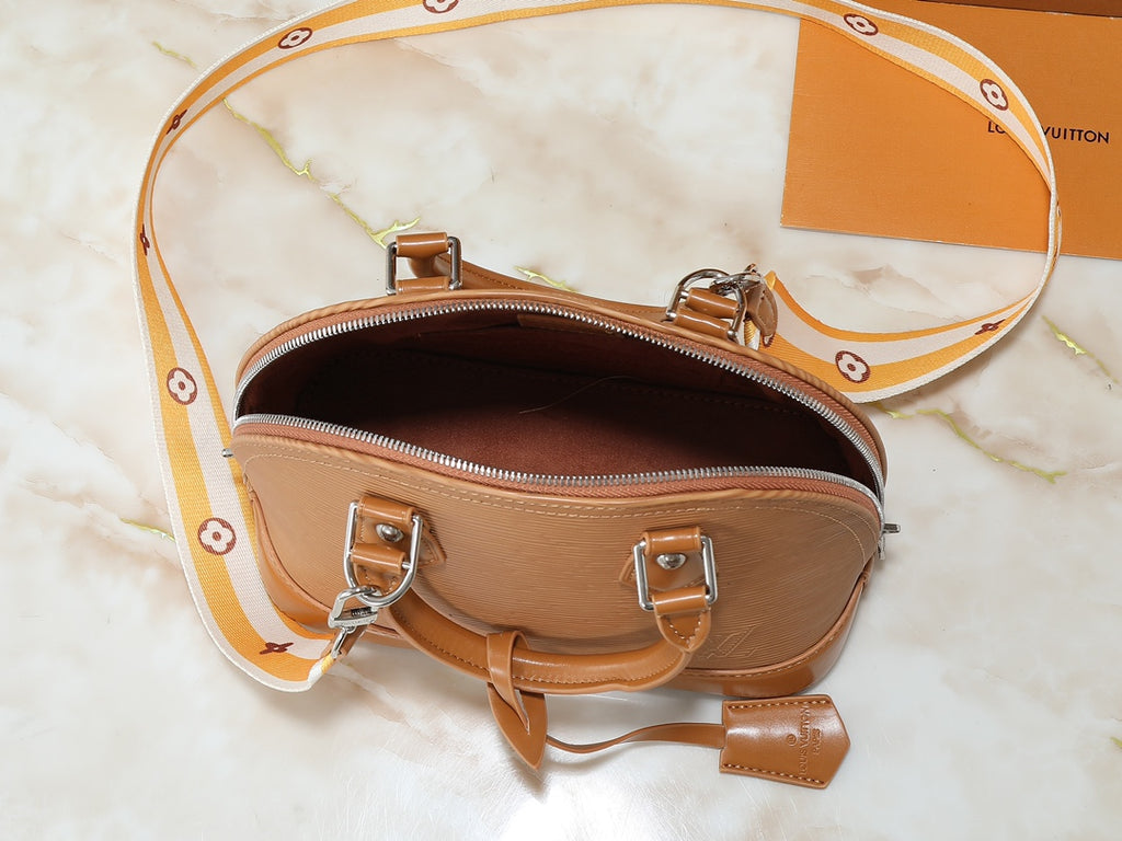 B1P46E102 Popular leather bag
