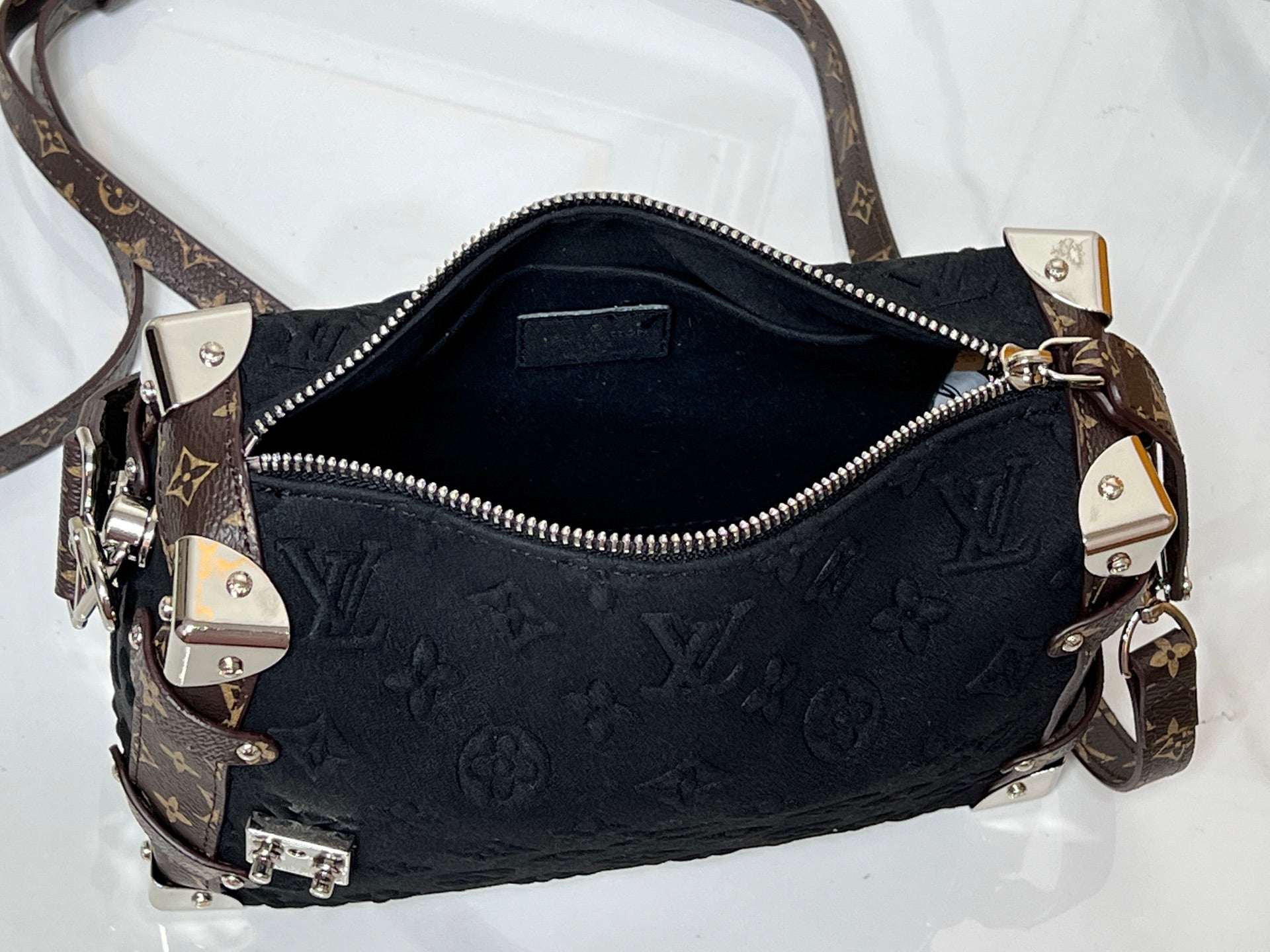 B1R115E157 Popular bag