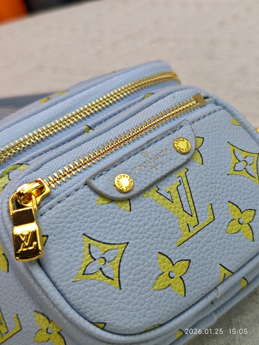 B1P46E76 Popular leather bag