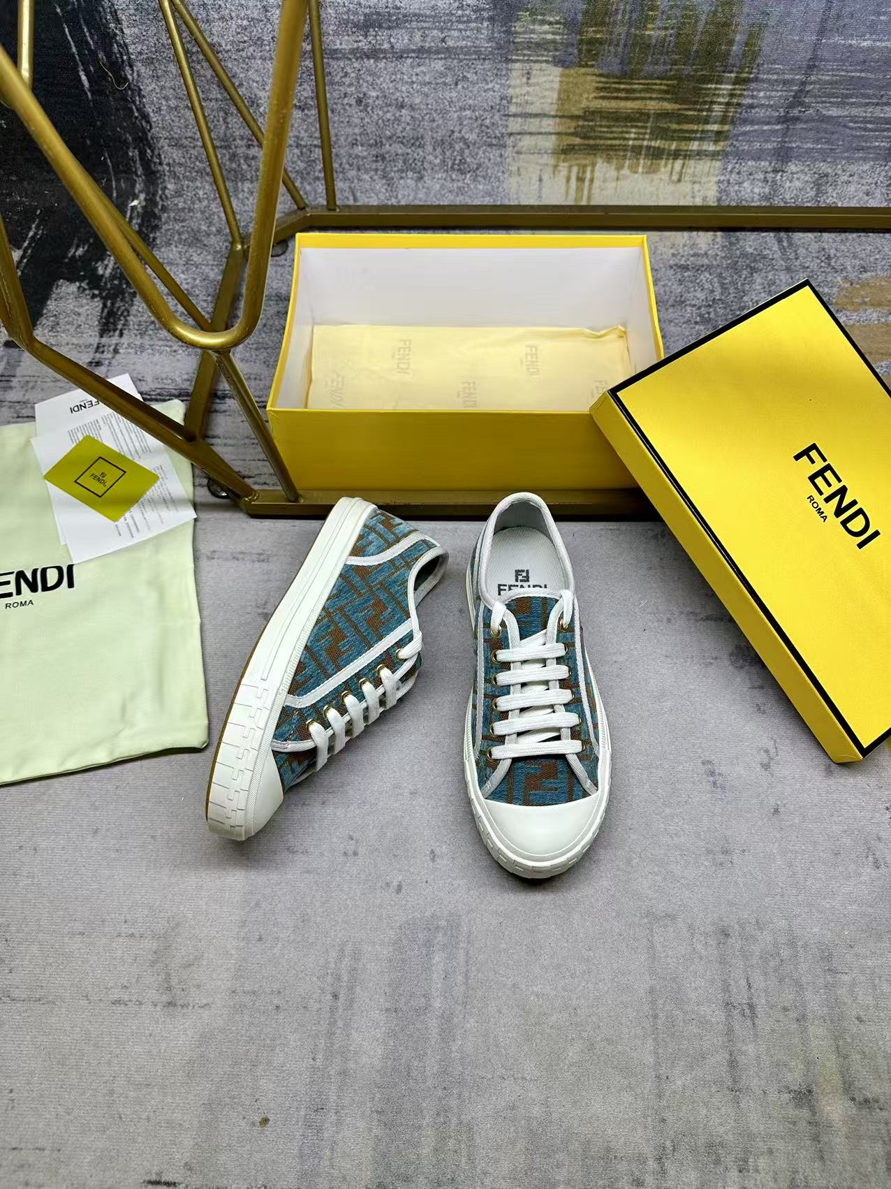 Z2Q105F186 Popular high-quality  shoes