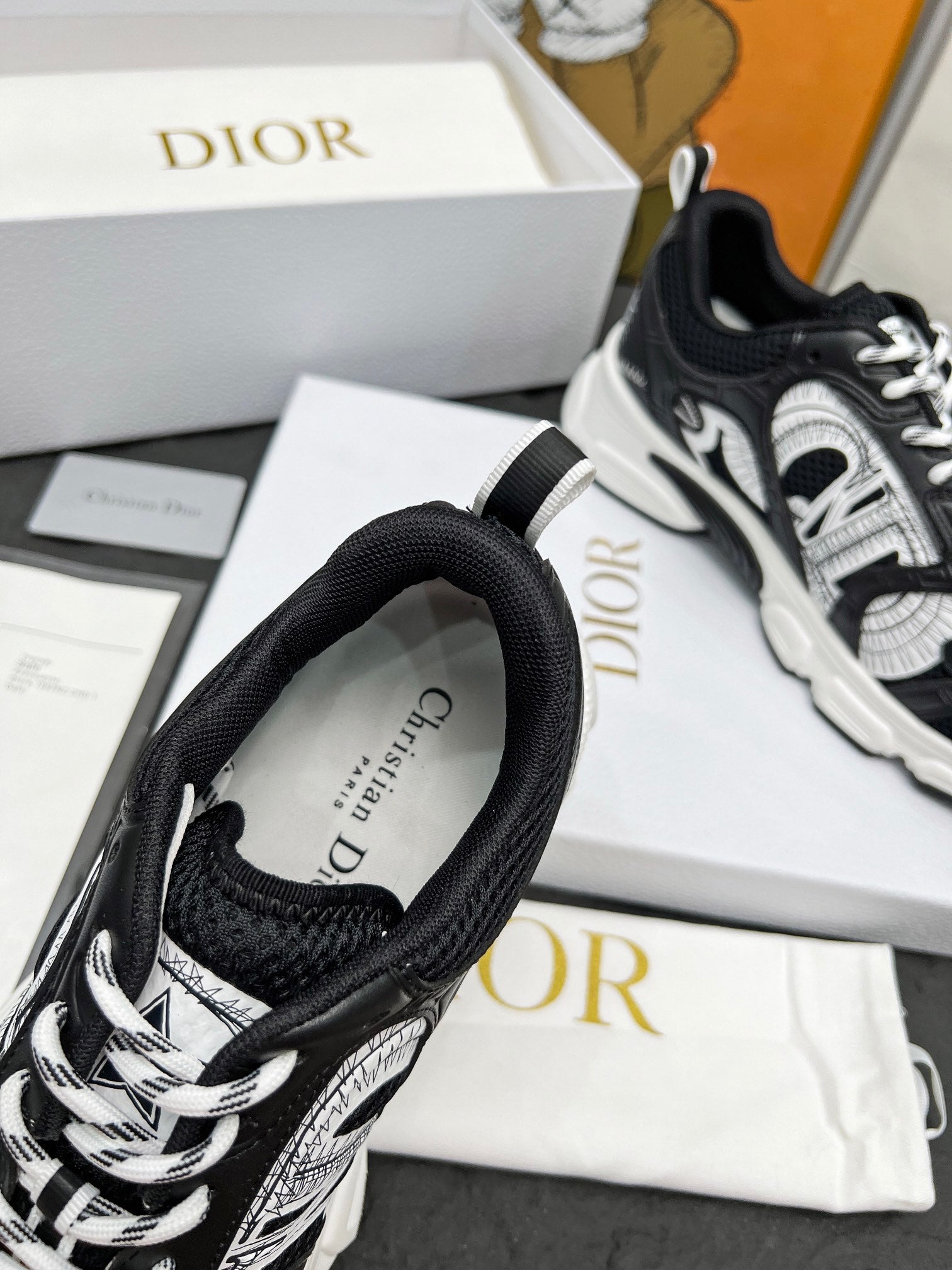 Z2Q105D312 Popular high-quality Shoes