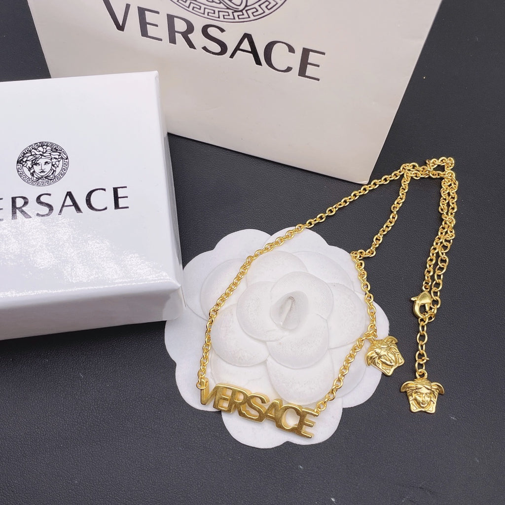X1Q85V138X Popular Necklace. Bracelets