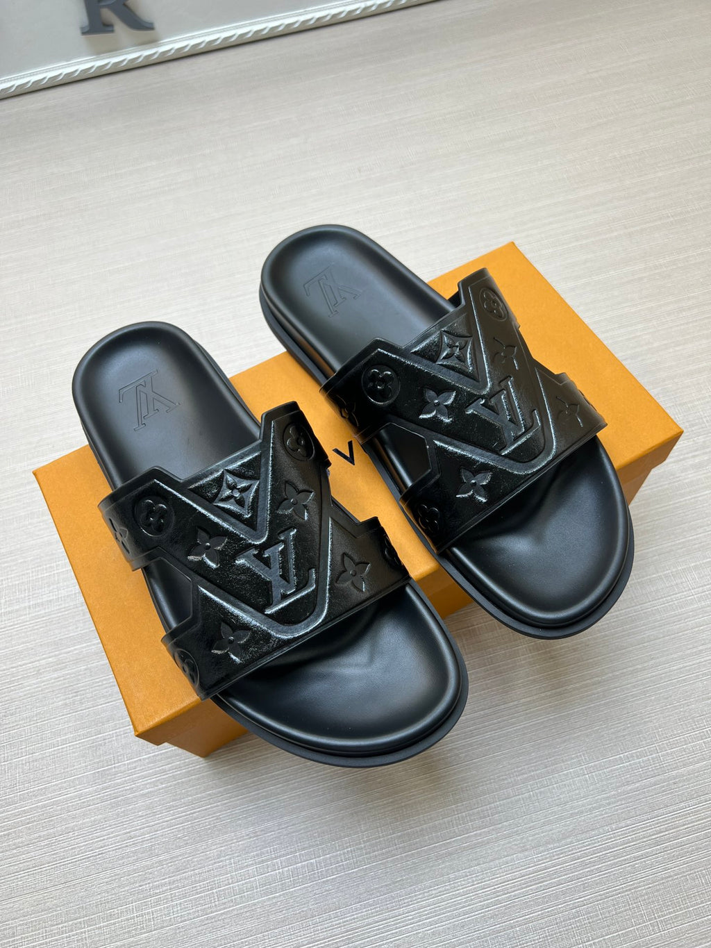 Z5ZE67 Popular slippers