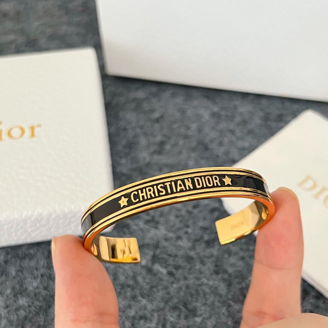 X1B82D240K  Popular Bracelets