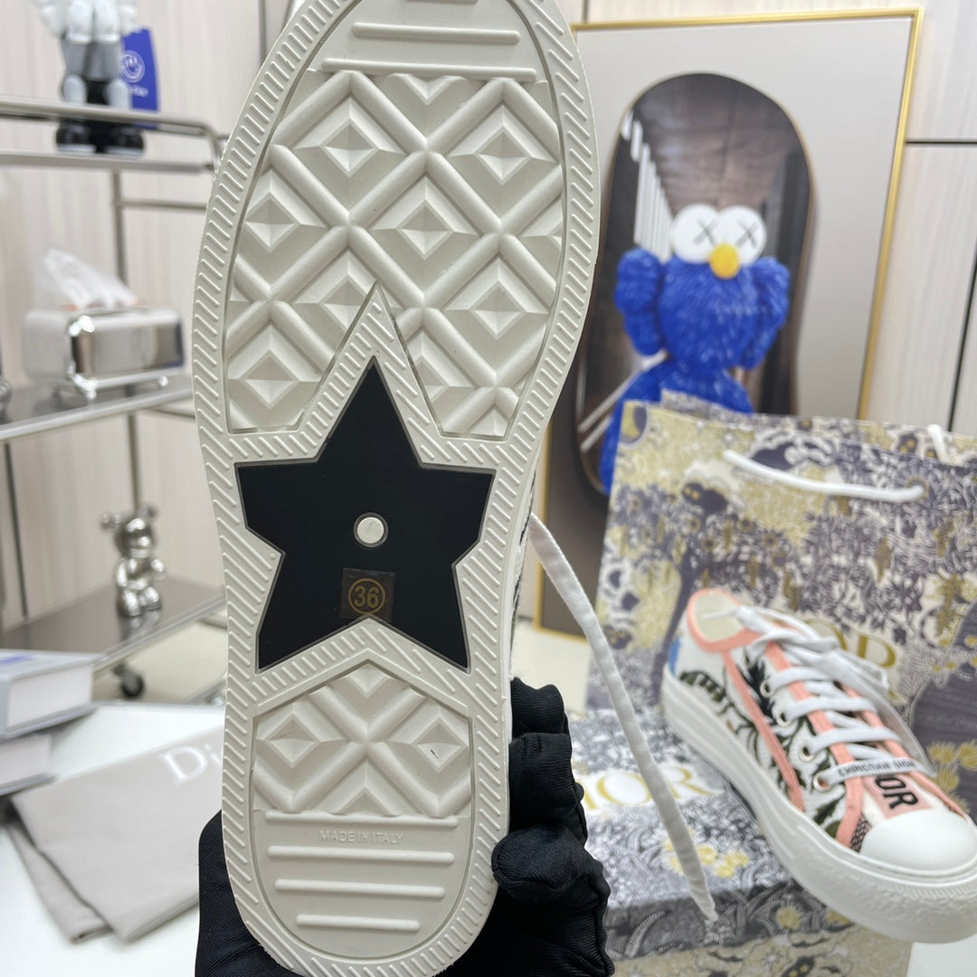 Z1XD66 Popular shoes