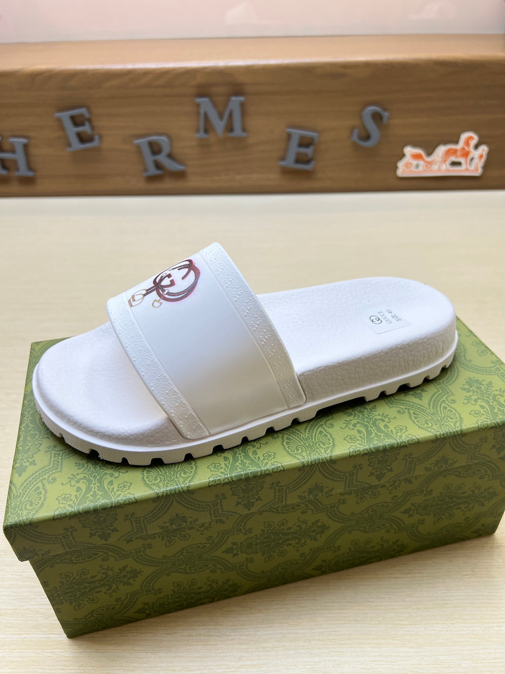 Z5R76B1 Popular Slippers