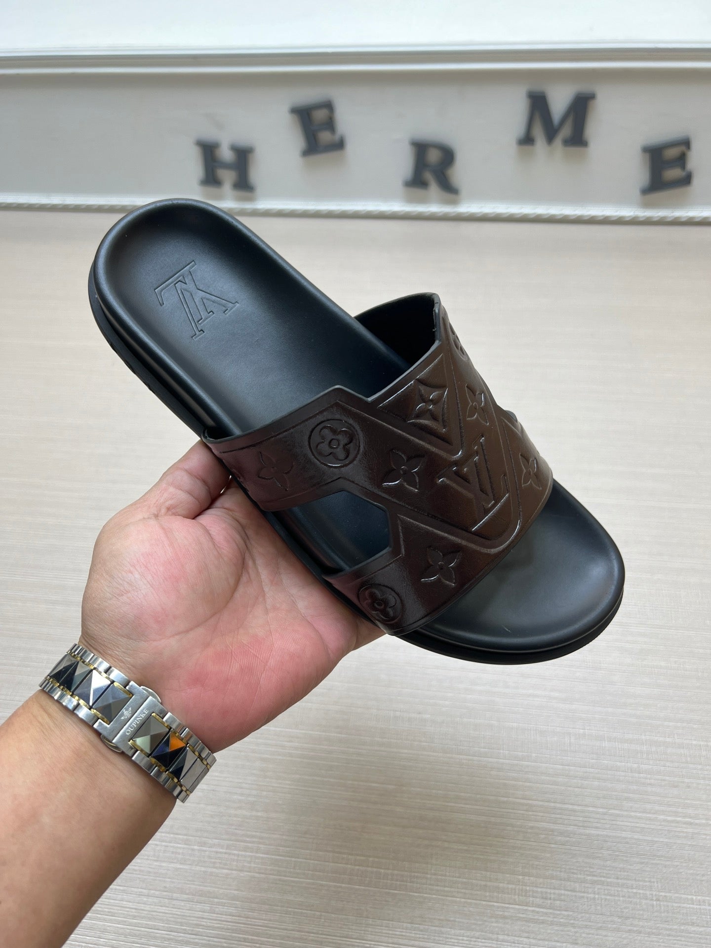 Z5ZE67 Popular slippers
