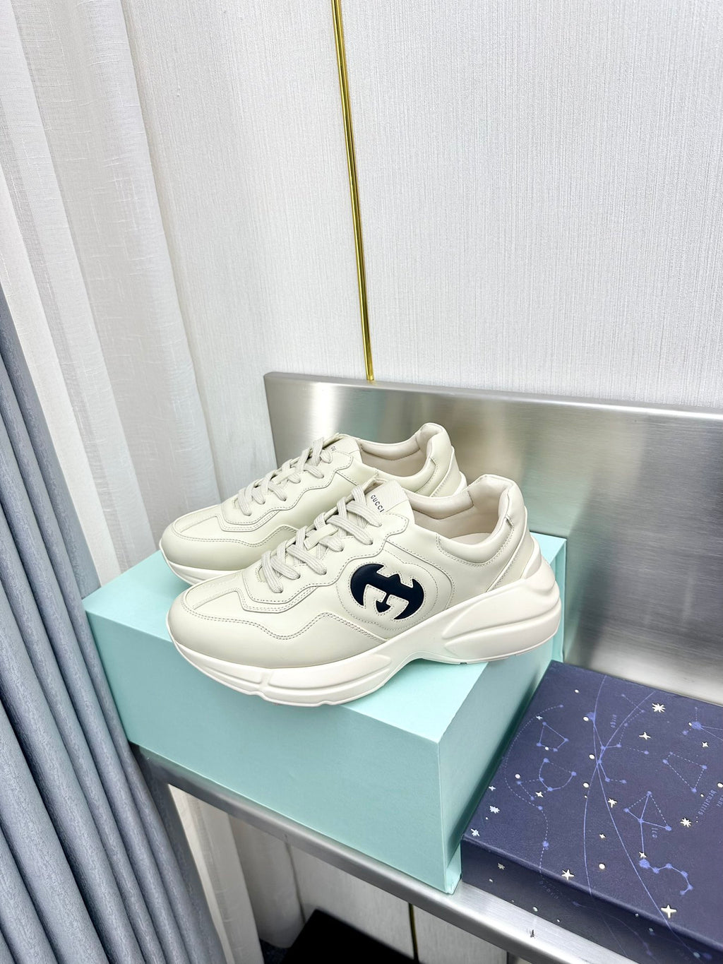 Z2Q95B152  Popular high-quality Shoes