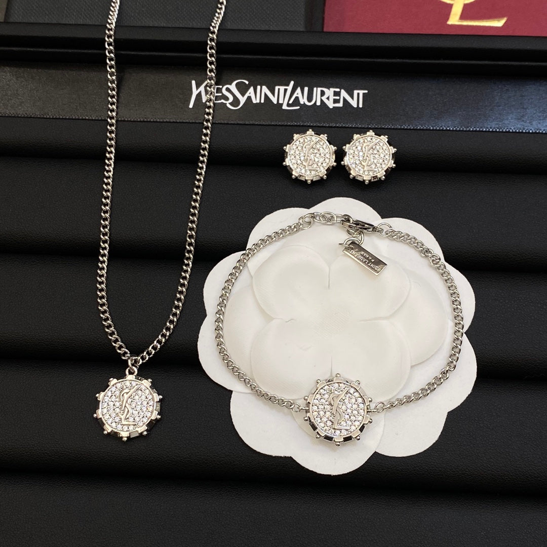 X1Q85SL345X Popular Necklaces. Bracelets. Earrings