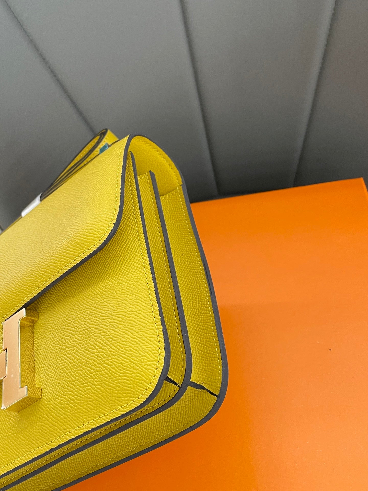 B1N55H65 Popular  leather bag