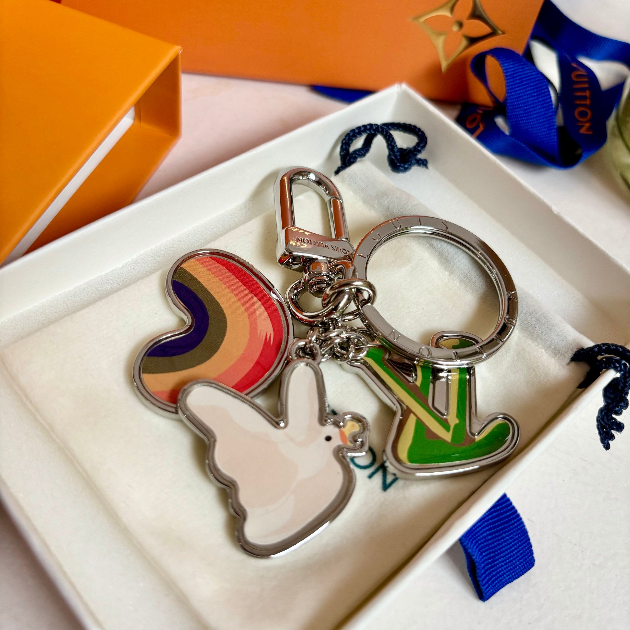 A1Z105E34 Popular bag 's charms accessories