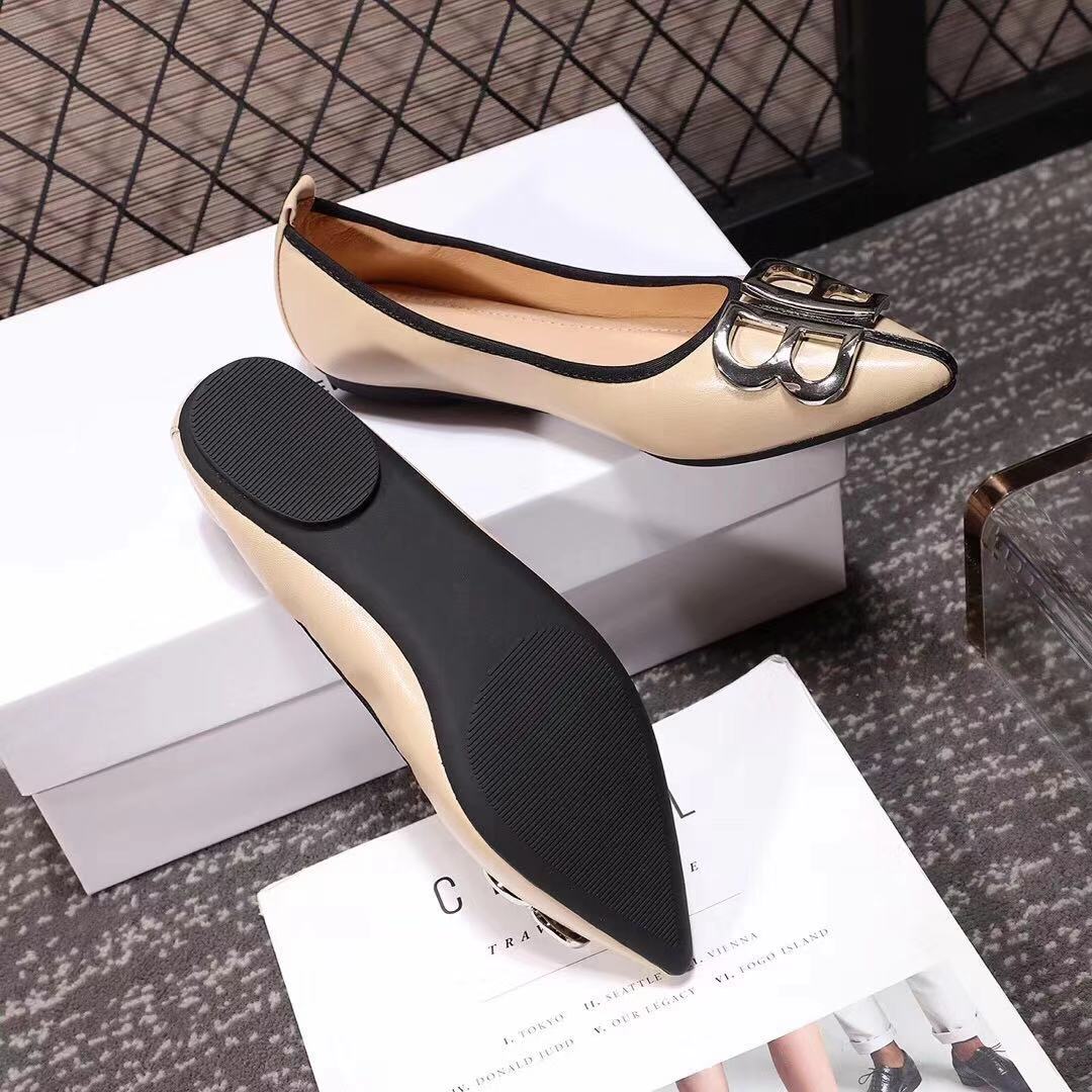 Z2Q95J121 Popular high-quality leather Shoes