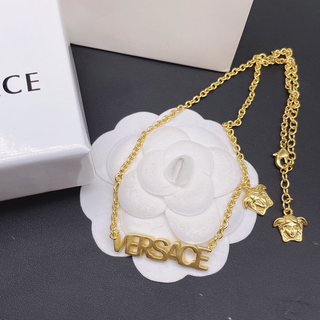 X1Q85V138X Popular Necklace. Bracelets