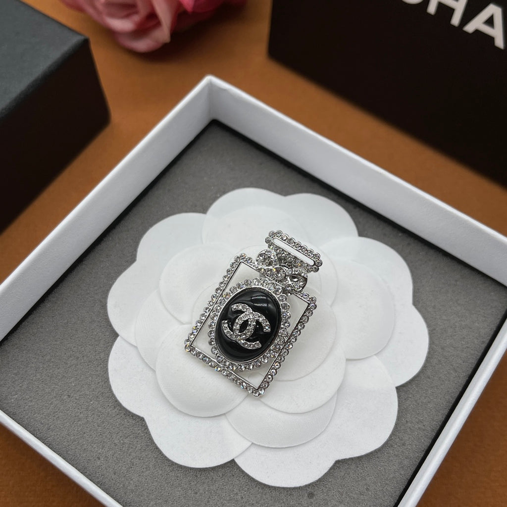 X1Z94C889    Popular Brooch