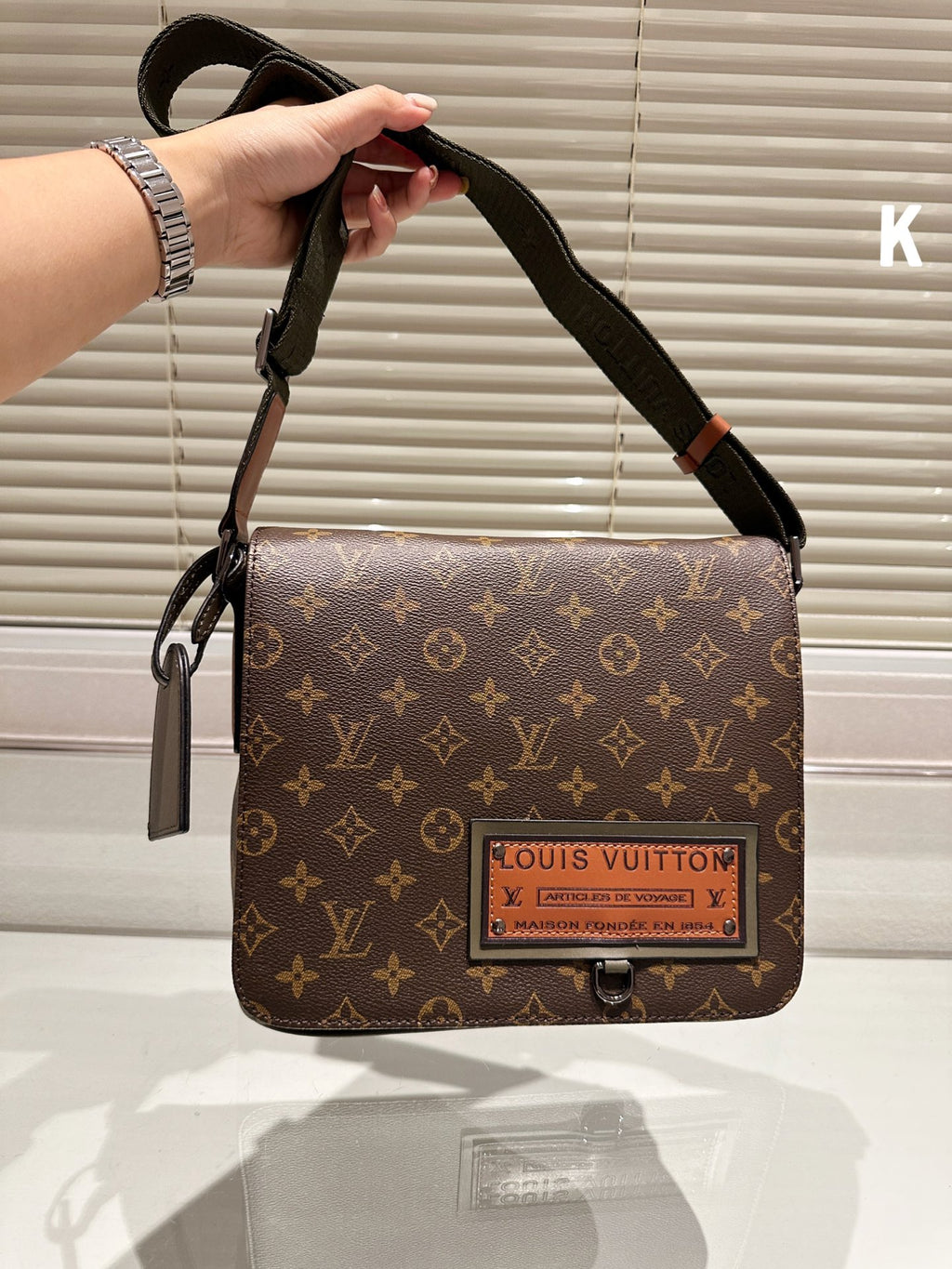 B6X103E182 Popular  leather bag 
