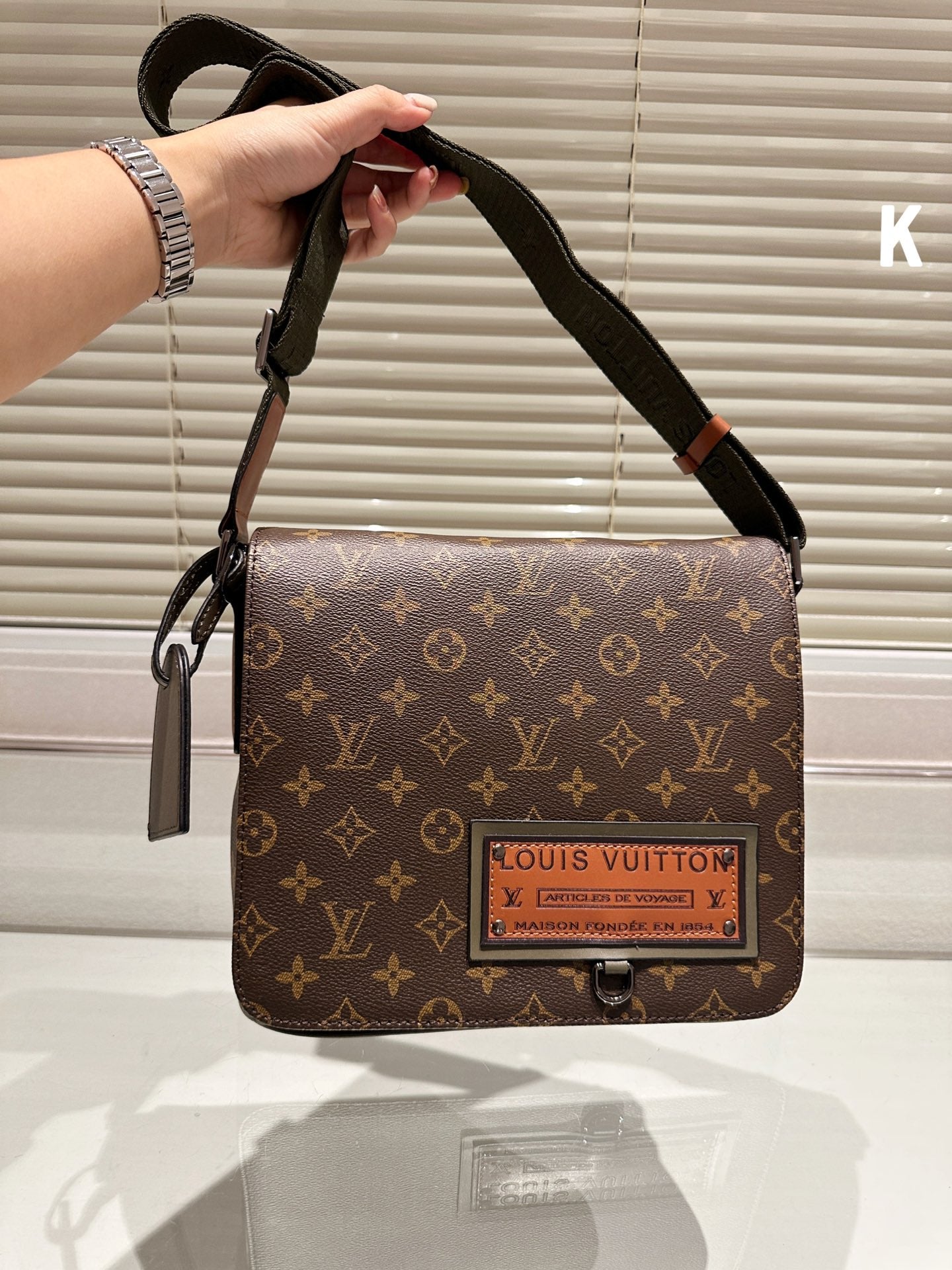 B6X103E182 Popular  leather bag 