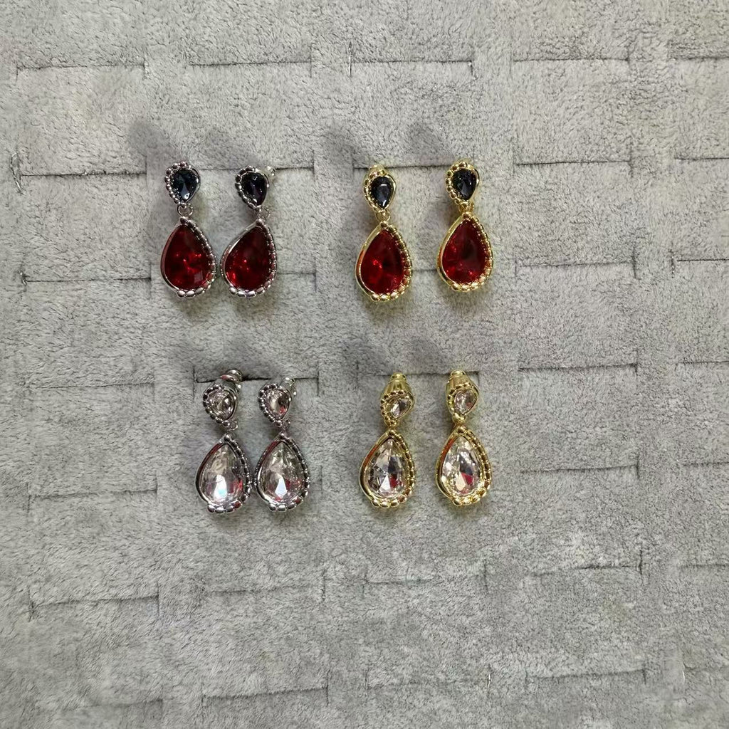 X1Z94D715E Popular Earrings