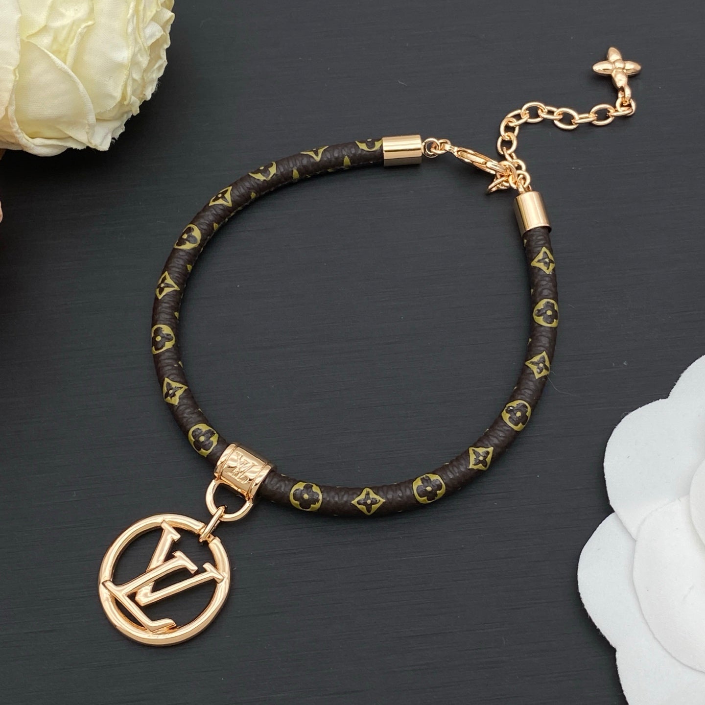 X1N36E83X Popular  Bracelets