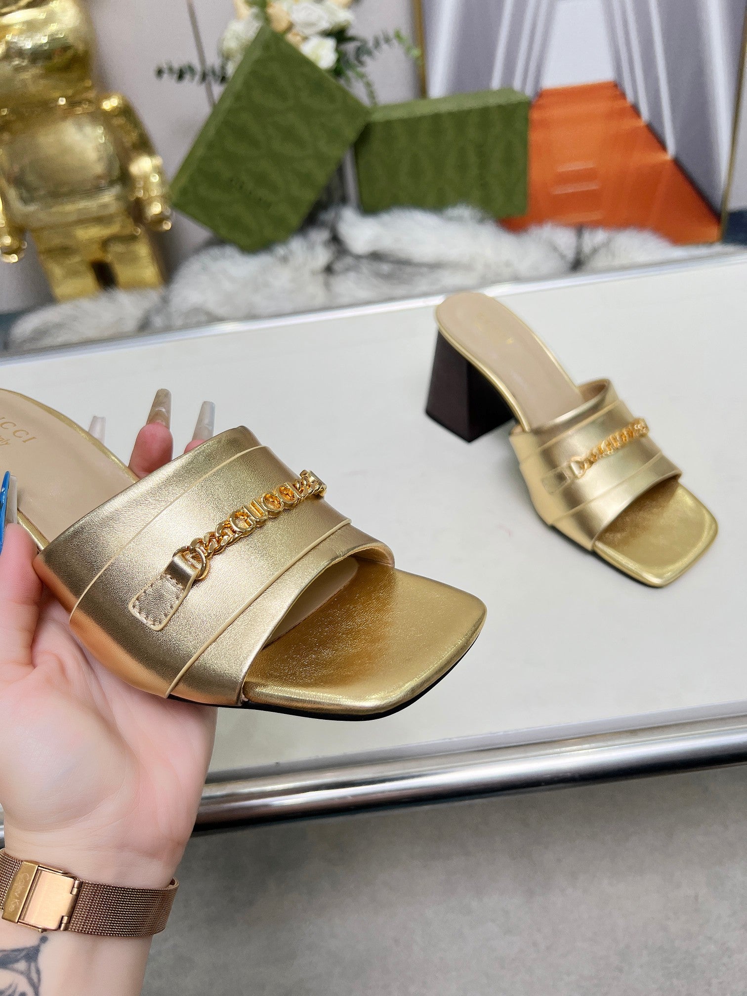 Z2N75B11  Popular leather High heels