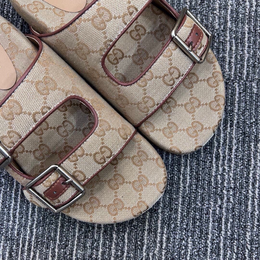 Z5QB17  Popular shoes